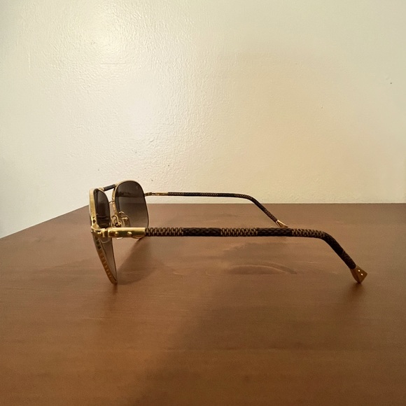 LOUIS VUITTON MENS SUNGLASSES - Picture 3 of 8